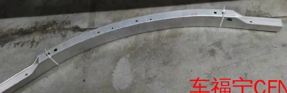 テスラモデルS 2021向けユニバーサルブラックフロントバンパービーム