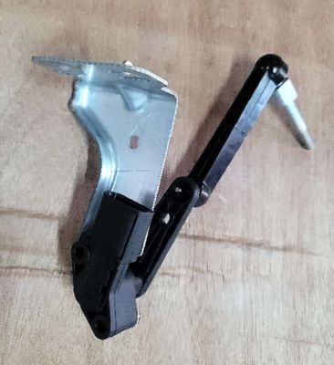 テスラ モデルS/X フロント右エアサスペンションセンサー 1044941-00-B 11x10x5cm