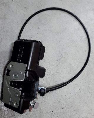 テスラ・モデルS 正面ドアロック 6008912-99-C 24x19x12cm