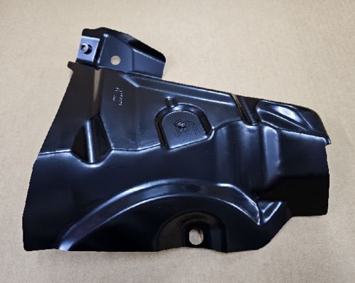 テスラモデルY 右手 下翼支架 32x32x8 黒鉄